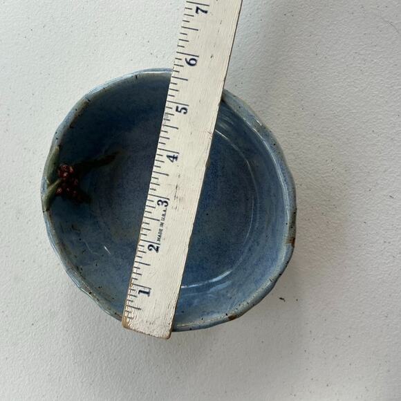 Handcrafted Bowl With 3D Grapes 6" Blue and Beige Stoneware Pottery Signed Jann - Picture 7 of 9